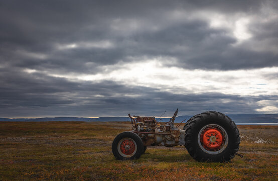 Ein kaputter Traktor in den Westfjords auf Island