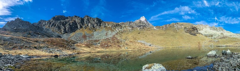 I primi colori dell’autunno ai piedi del Monviso – Rifugio e Lago Alpetto – Valle Po -Cuneo
