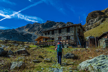 I primi colori dell’autunno ai piedi del Monviso – Rifugio e Lago Alpetto – Valle Po -Cuneo