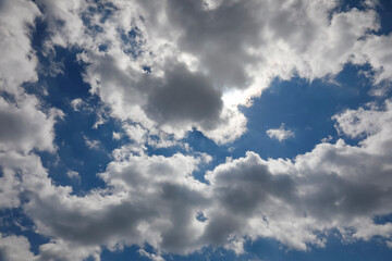 Dramatic sky on which white clouds have formed