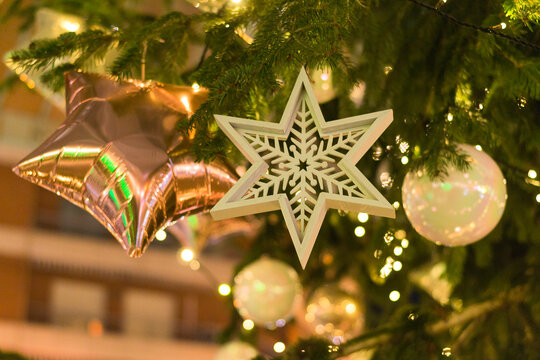 Adornos De Navidad En El árbol