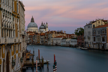 Blick auf die Santa Maria della Salute in Venedig