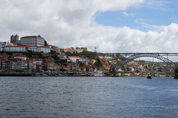Fototapeta na wymiar Porto, Noite de portugal e seus encantos