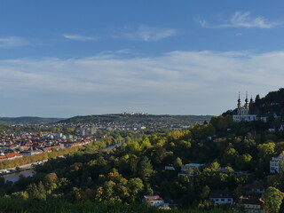 Fototapeta na wymiar Blick auf Würzburg und den Main mit der Wallfahrtskirche Käppele, Deutschland