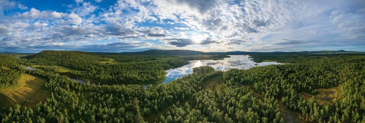 Fluss Fjätälven mit See Ytter Sörvattensjön, Herjedalen, Jämtland, Schweden