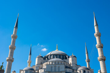 Fototapeta na wymiar Sultanahmet Mosque aka Blue Mosque with clear blue sky. Travel to Istanbul