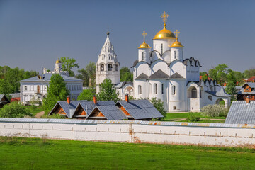 Fototapeta na wymiar Pokrovsky Monastery at golden sunrise, Suzdal, Russia