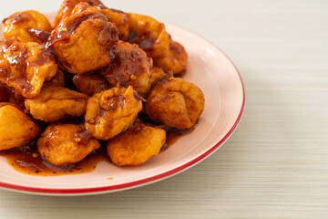 fried meatballs with spicy dipping sauce