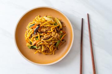 stir-fried yakisoba noodles with vegetable in vegan style