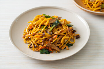 stir-fried yakisoba noodles with vegetable in vegan style