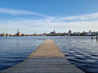 Steg am Warnowufer in Rostock