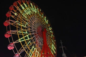 夜の神戸港夜景と観覧車