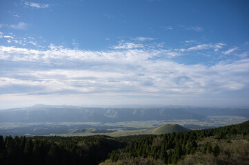 阿蘇, 風景, 空, 自然, 山, 雲, 全景, ヒル, 景色, 森, 草, 緑, 低地, 旅行, 太陽, 木, 夕焼け, いなか, ルーラル, サマータイム, 青