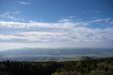 阿蘇, 風景, 空, 自然, 山, 雲, 全景, ヒル, 景色, 森, 草, 緑, 低地, 旅行, 太陽, 木, 夕焼け, いなか, ルーラル, サマータイム, 青