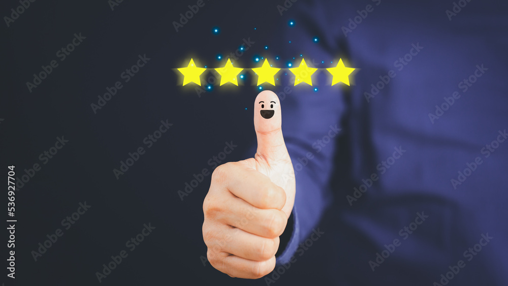 Aufkleber thumb up for the positive emotion and five star smiley face icon with copy space. customer satisfact