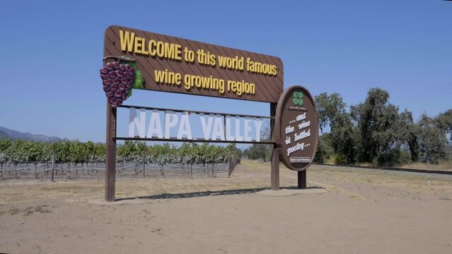 A static shot of the world famous welcome to Napa sign. HD 60 fps