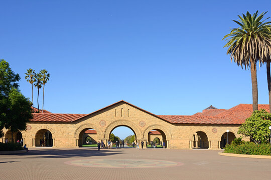 Main Quadrangle, heart and oldest part of Stanford University in California