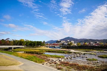 Zelfklevend Fotobehang 賀茂大橋からみる秋の比叡山 京都市 © Shin.S