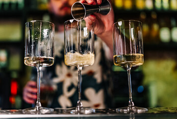 man hand bartender making cocktail glass in bar