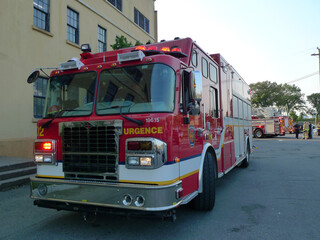 Un camion de pompier de la ville de Québec - 536994195