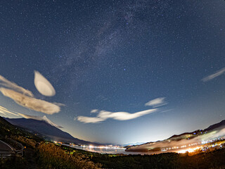 富士山と吊るし雲