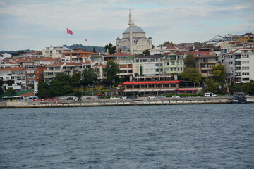 Fototapeta premium Istanbul waterview, sky and clouds
