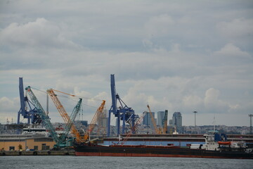 Obraz premium Istanbul waterview, sky and clouds