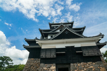 島根 晴天の空に映える松江城の天守
