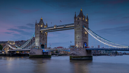 Fototapeta na wymiar Tower bridge à Londres