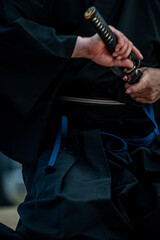 日本刀を構える人物（Demonstration of Japanese sword）
