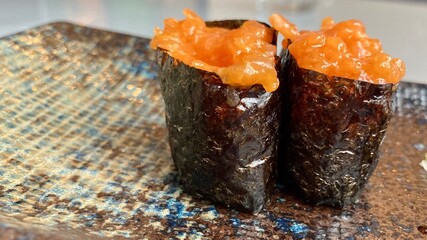 spicy salmon gunkan sushi 