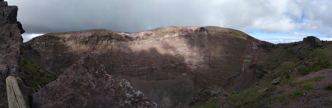 National Park of the Vesubio Volcano. Top view of the enormous and deep crater.
Naples. Italy.