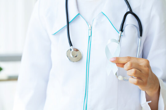 White symbolic ribbon, in defense of a traditional family on a white background.