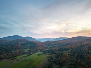 Krajobraz górski, zachód słońca