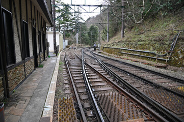 Naklejka premium 日本の田舎の駅とレール