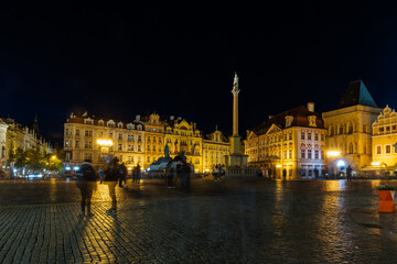 Fototapeta na wymiar night view of the old town square