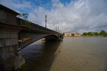 Obraz premium Battersea Bridge across the river Thames