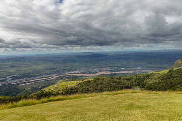Fototapeta na wymiar panoramic view of Governador Valadares city from the top of Ibituruna peak, Minas Gerais State, Brazil