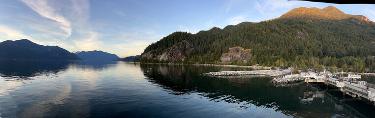 Fototapeta premium Porteau Cove Provincial Park Located on the southernmost fjord in North America, Porto Cove Provincial Park has waterfront campsites overlooking Howe Sound and the mountains beyond