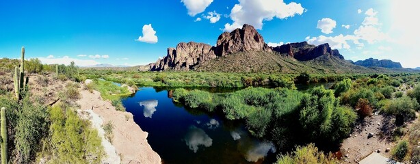 A calm afternoon along the Lower Salt River Recreation area. 