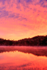 Obraz premium sunrise over the lake