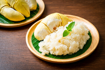 Durian sticky rice on plate