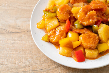 Stir-fried sweet and sour with fried shrimp