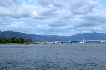 近江大橋と湖西の山並み