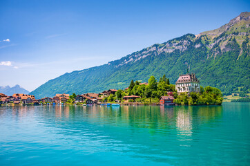 Fototapeta na wymiar Fishing village of Iseltwald on Lake Brienz, Switzerland.