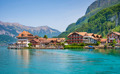 Fototapeta na wymiar Fishing village of Iseltwald on Lake Brienz, Switzerland.