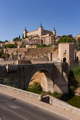 Obraz premium Toledo Old Town and Bridge across Tagus River in Spain