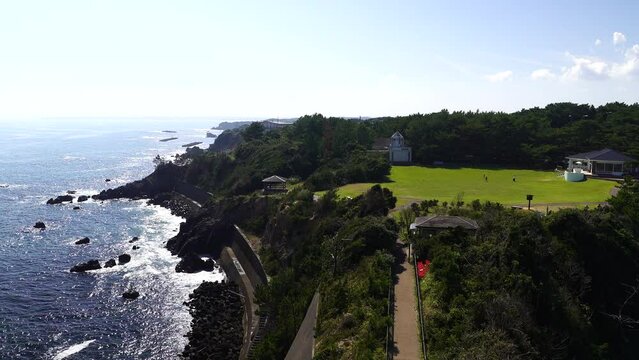 安乗崎灯台から見る岬の風景