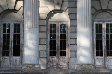 Drzwi do pałacu