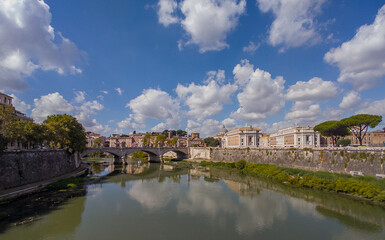 Fototapeta premium Tiber river in Roma romantic view